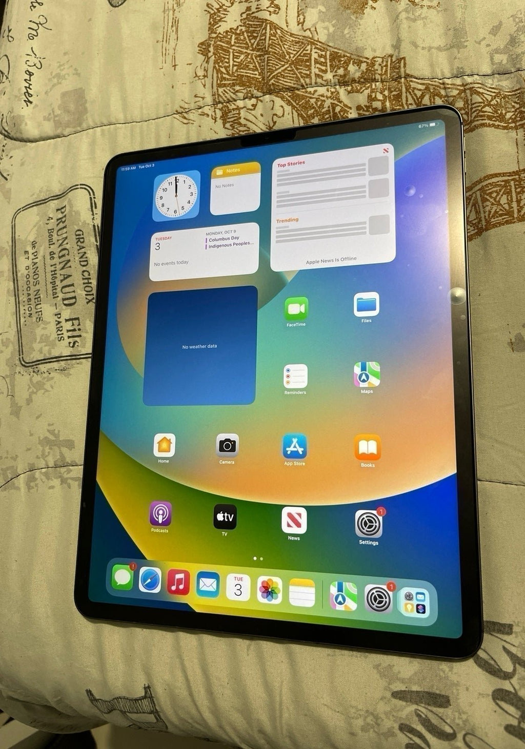 iPad 12.9 Pro UNLOCKED �?2nd generation Apple Pencil 8V28