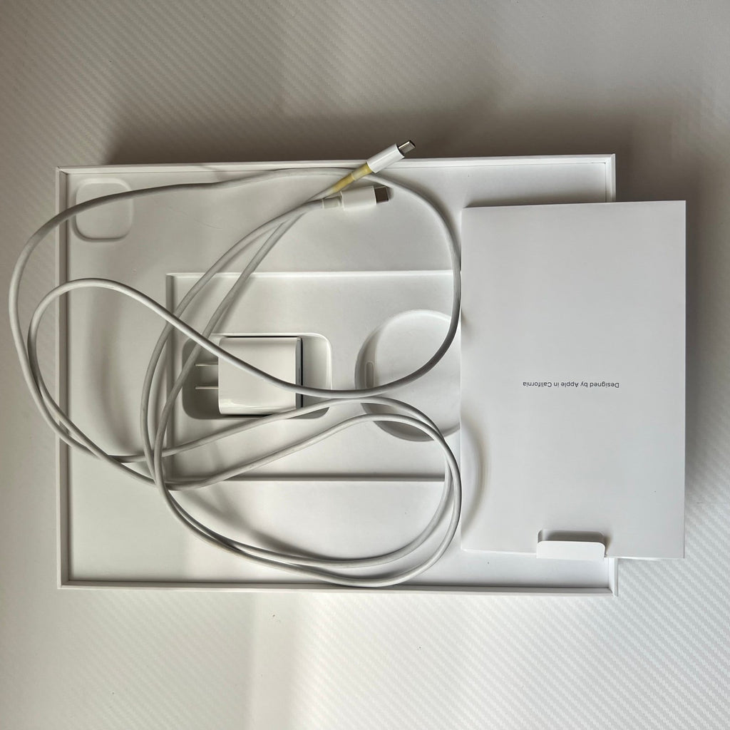 iPad Pro + Apple Pencil 7O56