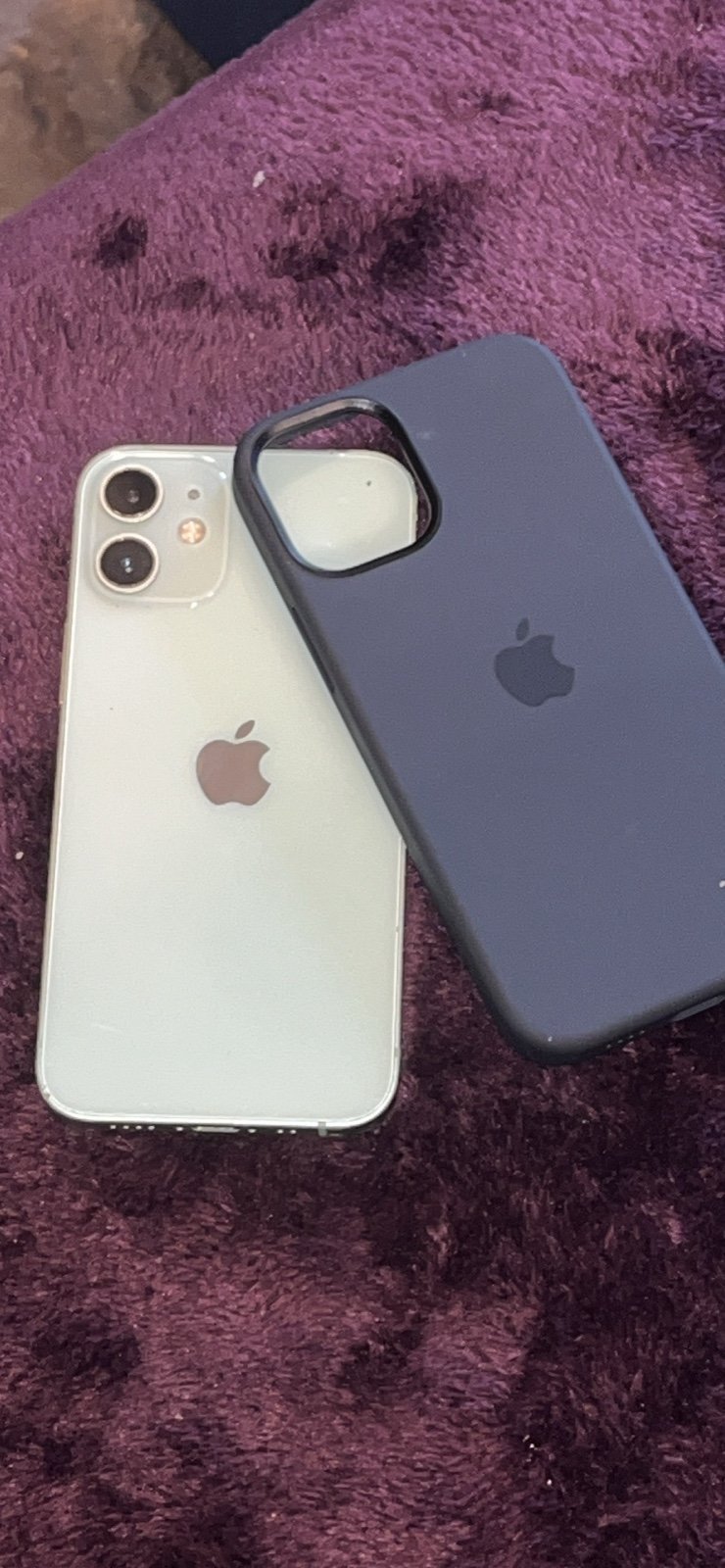 UNLOCKED!!!!!!! iPhone 12 mini MINT GREEN w/ Apple brand matte black case 5R98