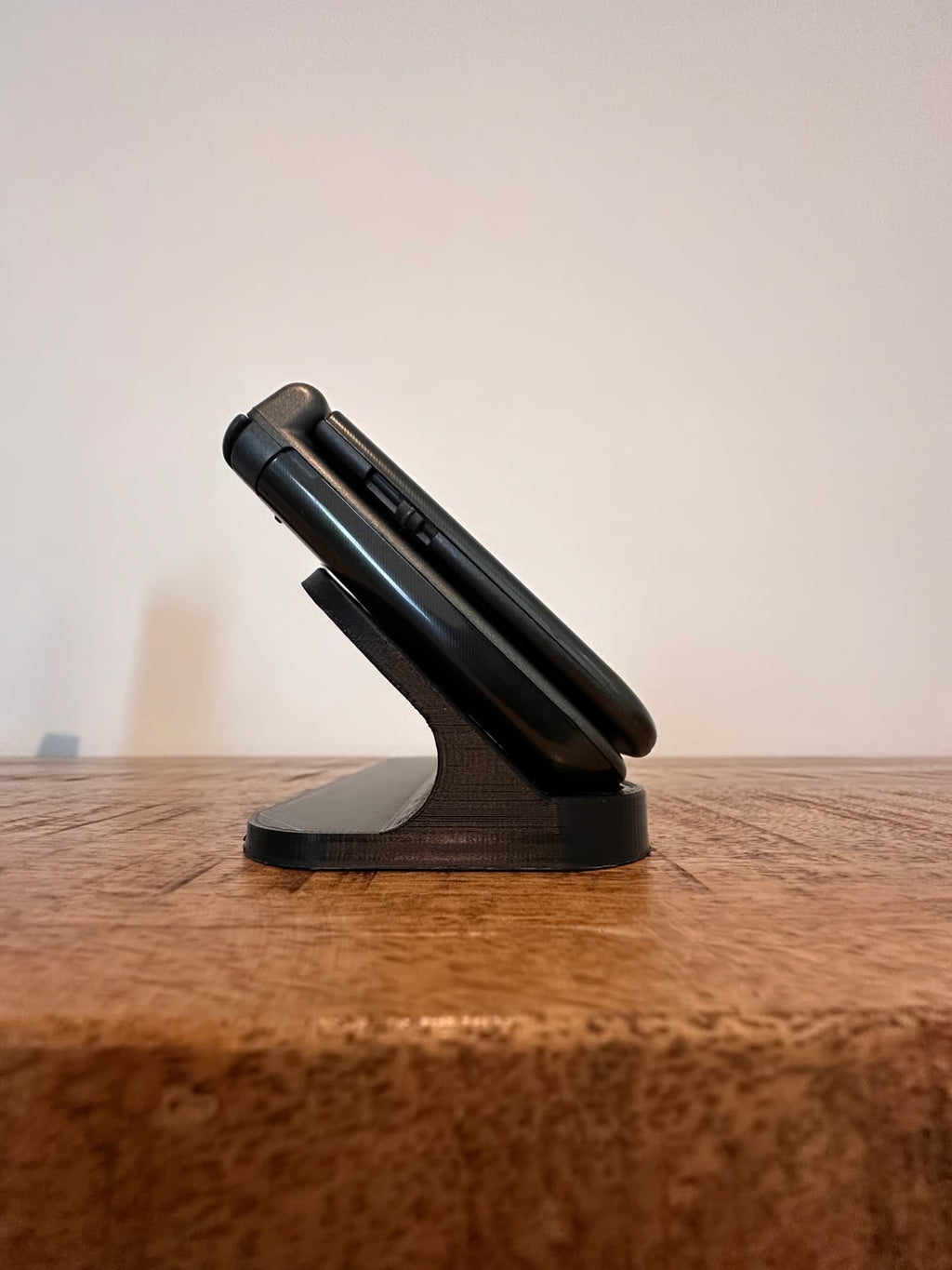 DUAL IPS New Nintendo 3DS XL - Metallic Gray - Comes W/ 128 GB and 3000+ Games