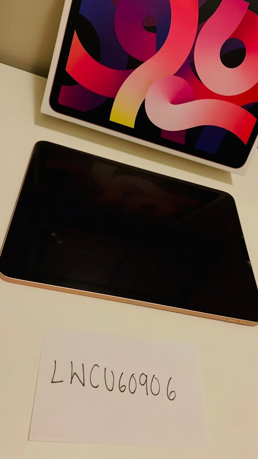 Apple iPad Air 4th Generation 64 GB in Rose Gold 7T69