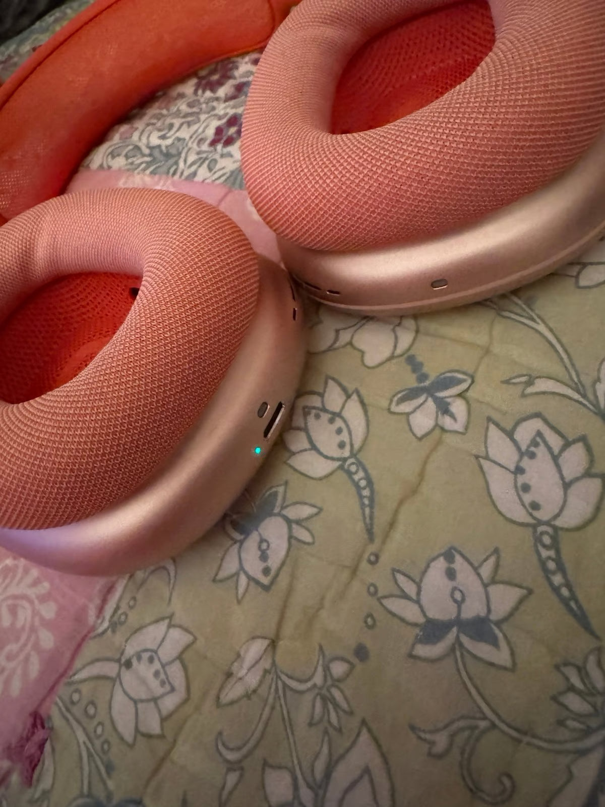 Apple AirPods Max with Smart Case in Pink 9B73