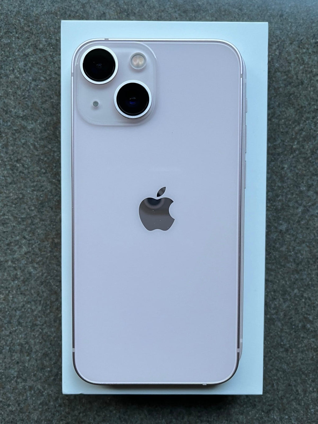 Like New Apple iPhone 13 Mini 256GB Unlocked 5G Cell Phone with Apple Case 2W39