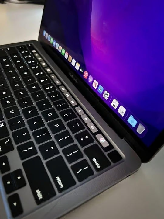 Apple MacBook Pro 13鈥?2020 M1 16GB 1TB Touch Bar 8L93