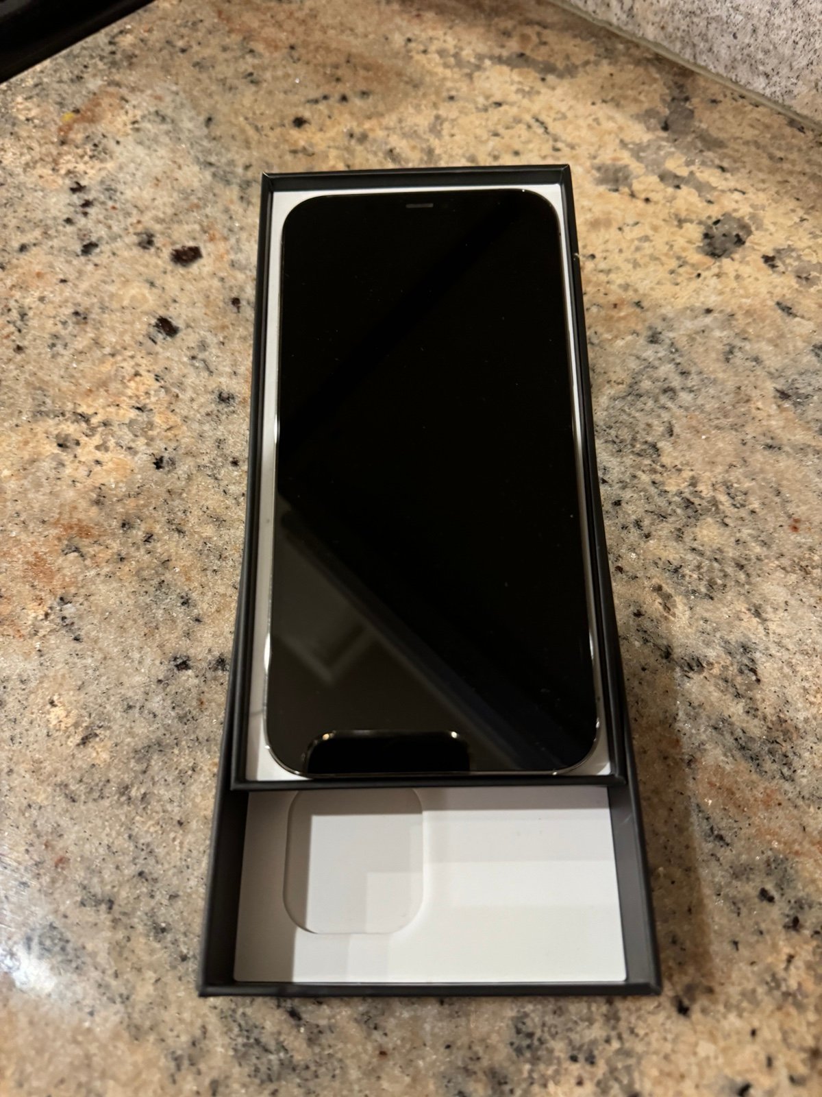 Apple iPhone 12 Pro Max 128 GB in Graphite for T-Mobile 5V57