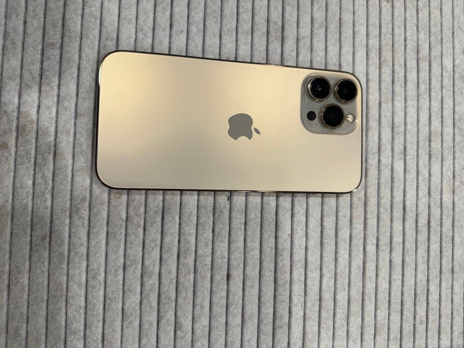 iPhone 13 Pro Max 9D39