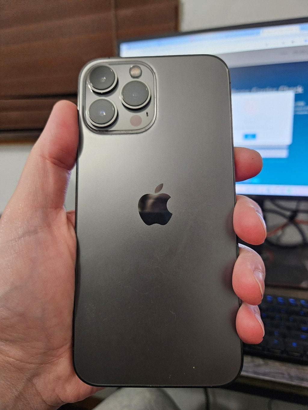 Apple iPhone 13 Pro Max 256 GB in Graphite for Unlocked 84% Battery 8O32