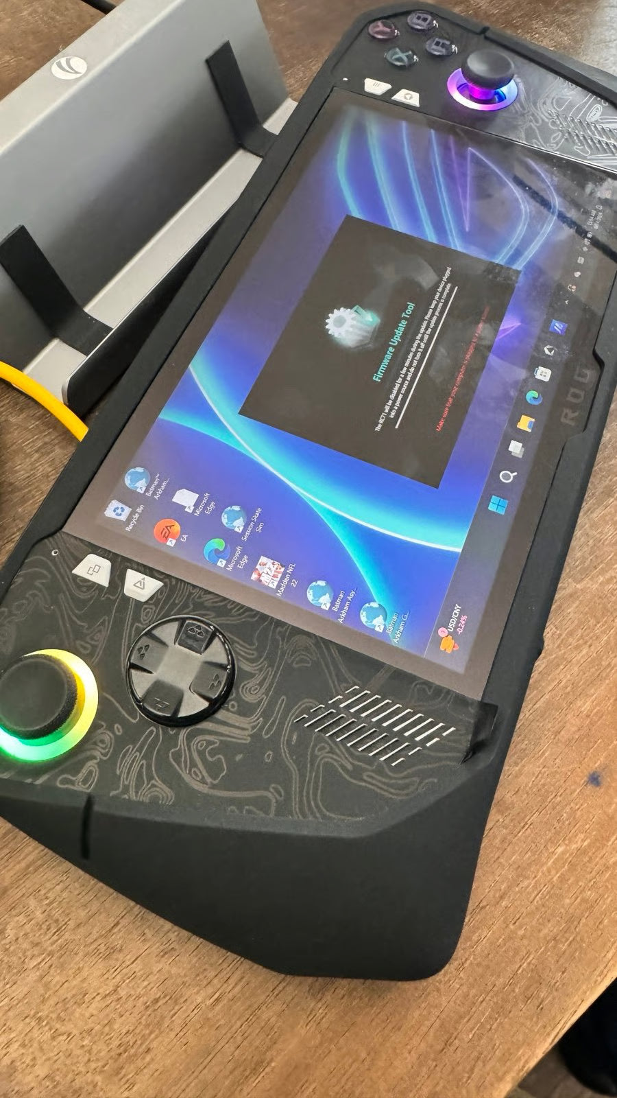 Asus ROG ALLY Z1 Extreme + Extras 6N66