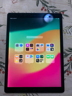 Apple iPad Pro 12.9�?2nd generation 64GB unlocked like new! 3M69