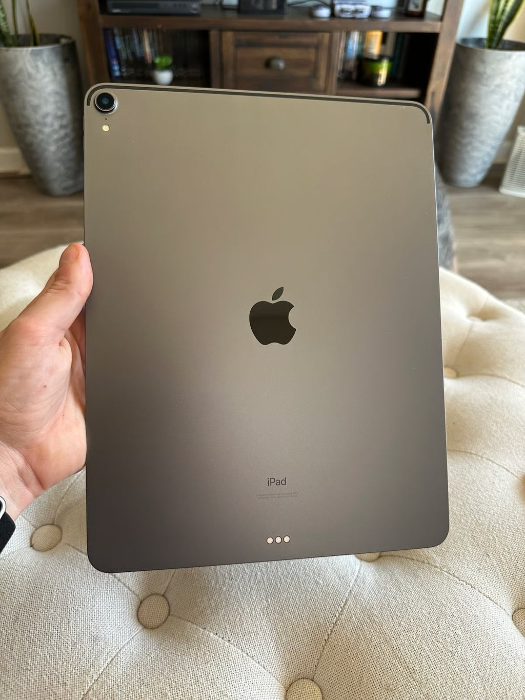 Apple iPad Pro 3rd Generation 256 GB 8O21