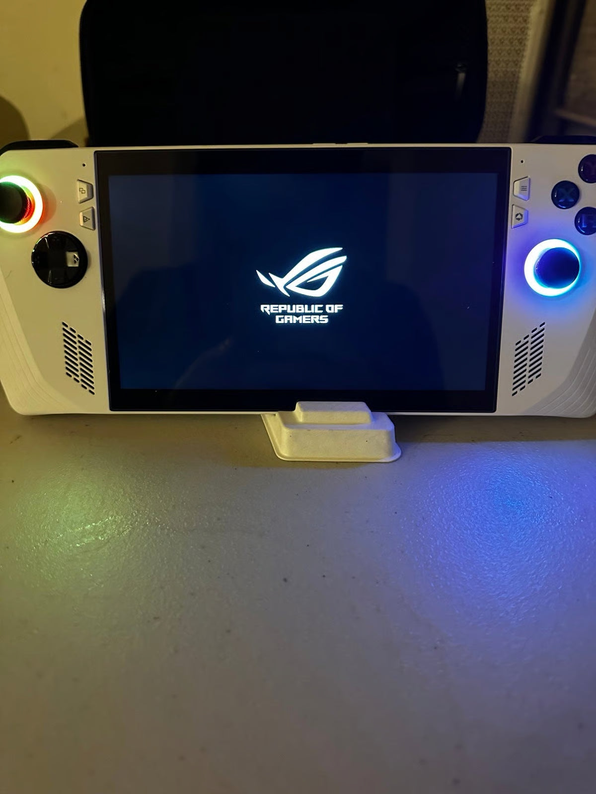 Asus Rog Ally Z1 Extreme  + Rog Gaming Charger Dock 9B72