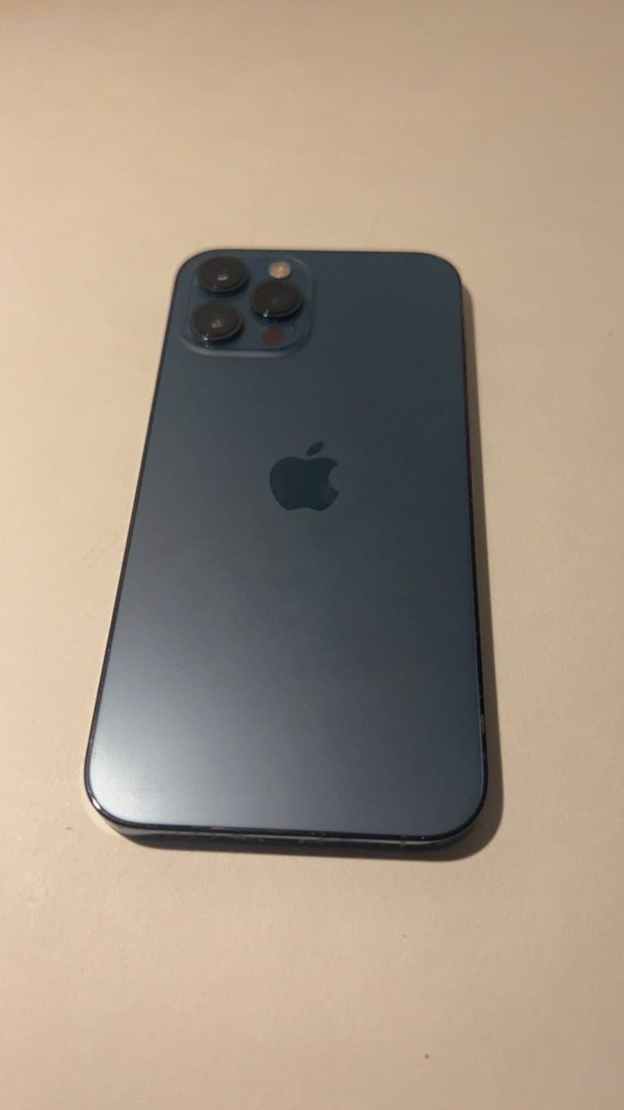 iPhone 12 Pro Max + Accessories 5Q83