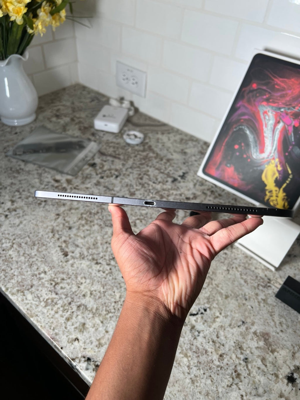 Apple iPad Pro 3rd Generation 256 GB in Space Gray Cellular FACTORY UNLOCKED 8W31