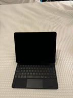 iPad Pro 12.9鈥?6th gen (512GB/Wifi) + Apple Magic Keyboard 6B35