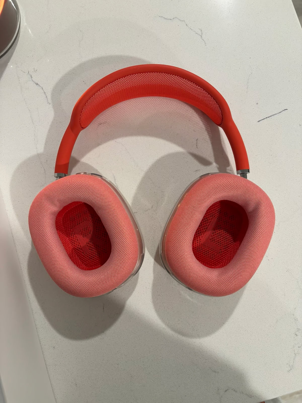 Airpods Max in pink 3P28