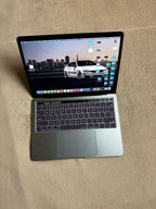 MacBook Pro 2A57
