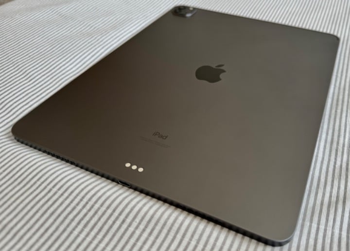 iPad Pro 12.9"" (5th generation - M1 - 1TB Storage) with SmartFolio 8R73