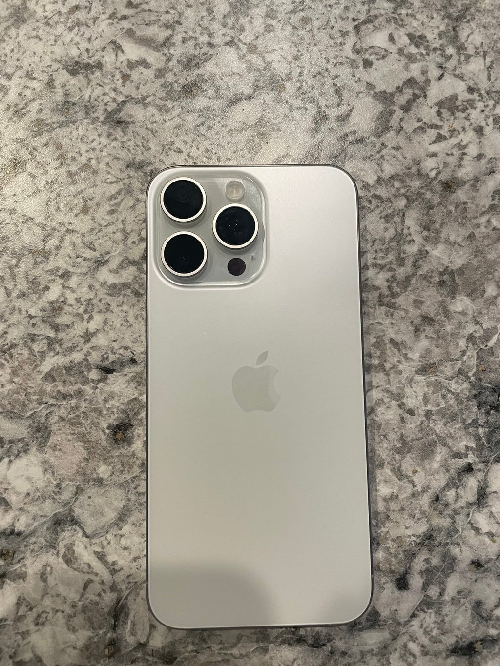 iphone 15 pro max verizon 9V86