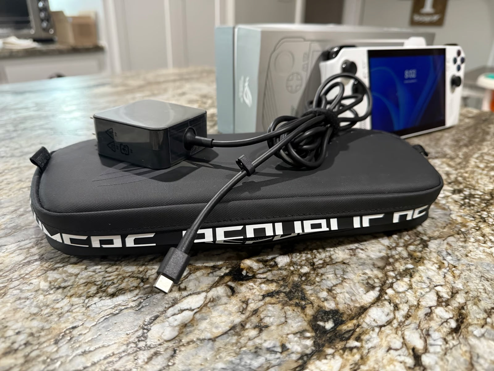 ASUS ROG Ally 7鈥?AMD Ryzen z1 extreme processor 512 GB 6N67