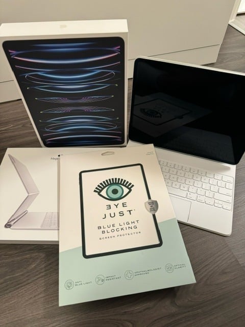 Apple iPad Pro 6th Generation - 12.9 inch (128 GB) with Magic Keyboard 2Q67