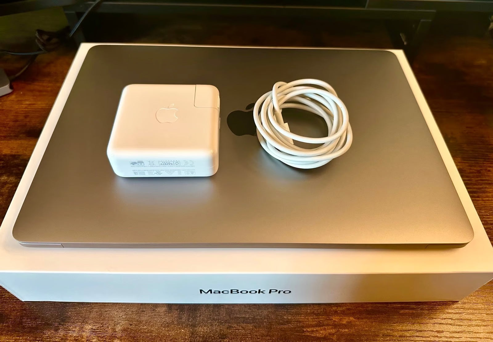 Apple MacBook Pro M1 6L99