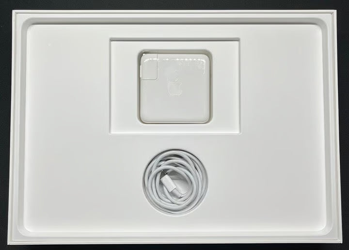 2017 Apple MacBook Pro 13 inch Laptop (Space Gray/3.1GHz/8GB/256/Touch Bar) 1Q38