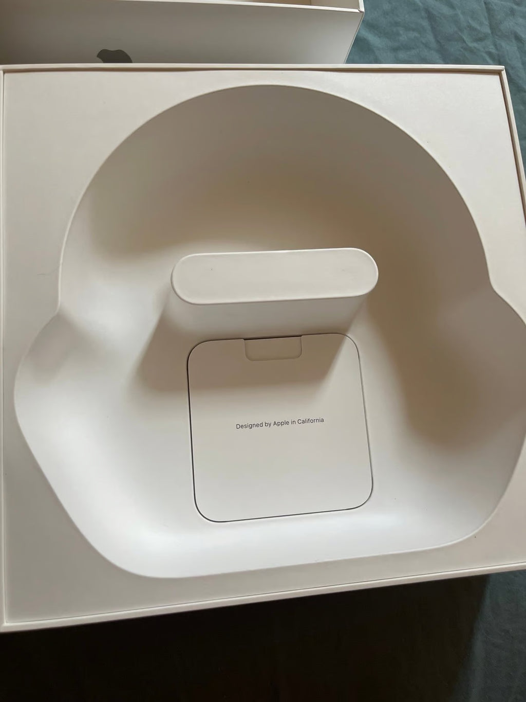 Apple AirPods Max with Smart Case in Silver 3H37