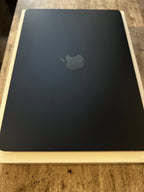 Apple MacBook Air with M2 chip 13-6 inch Bundle 2N32