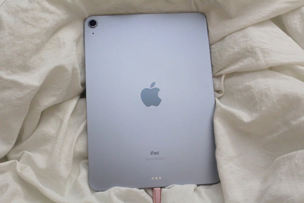 Apple iPad Air 4th Generation 256 GB in Silver 9G58