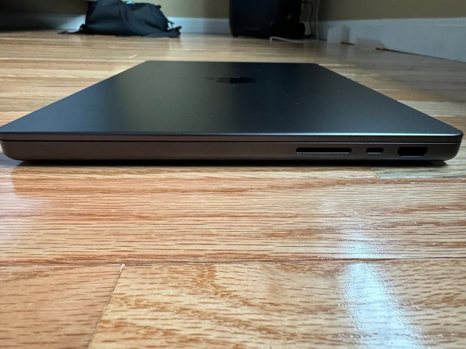 14-Inch Macbook Pro with Apple M3 Pro Chip 18GB/1TB SSD 1S81