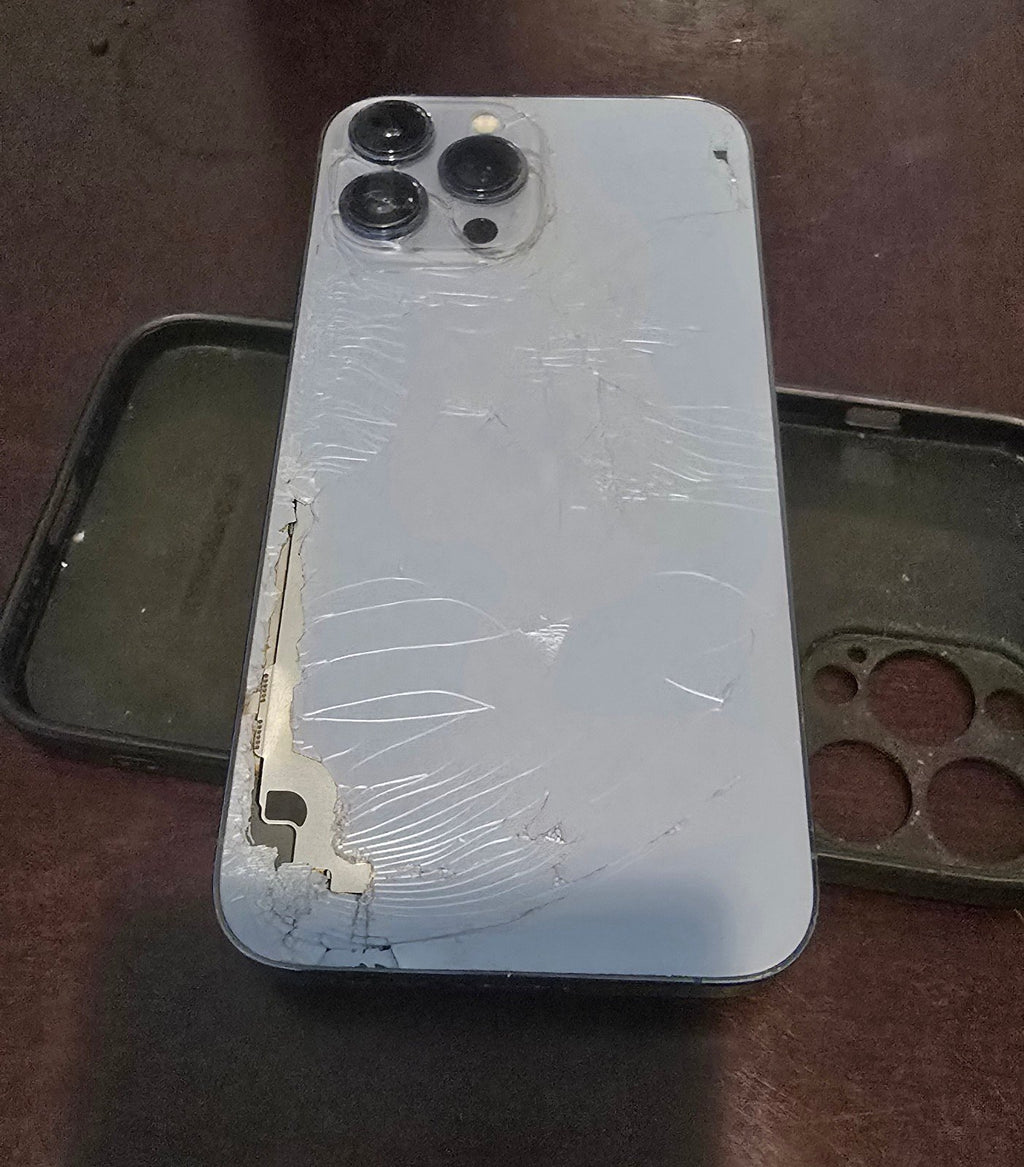 Apple iPhone 13 Pro Max 256GB Unlocked (Cracked Back)+Sony linkbuds 2Q66