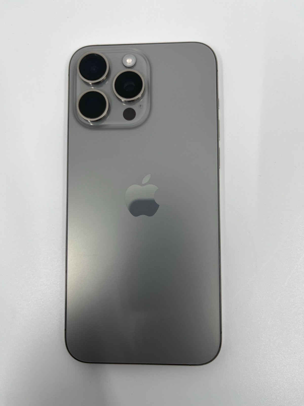 Unlocked Apple iPhone 15 Pro Max 1TB Natural Titanium w/AppleCare and Case 1K27