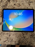 Apple iPad Air 4th Generation 256 GB in Green bundle 3R21