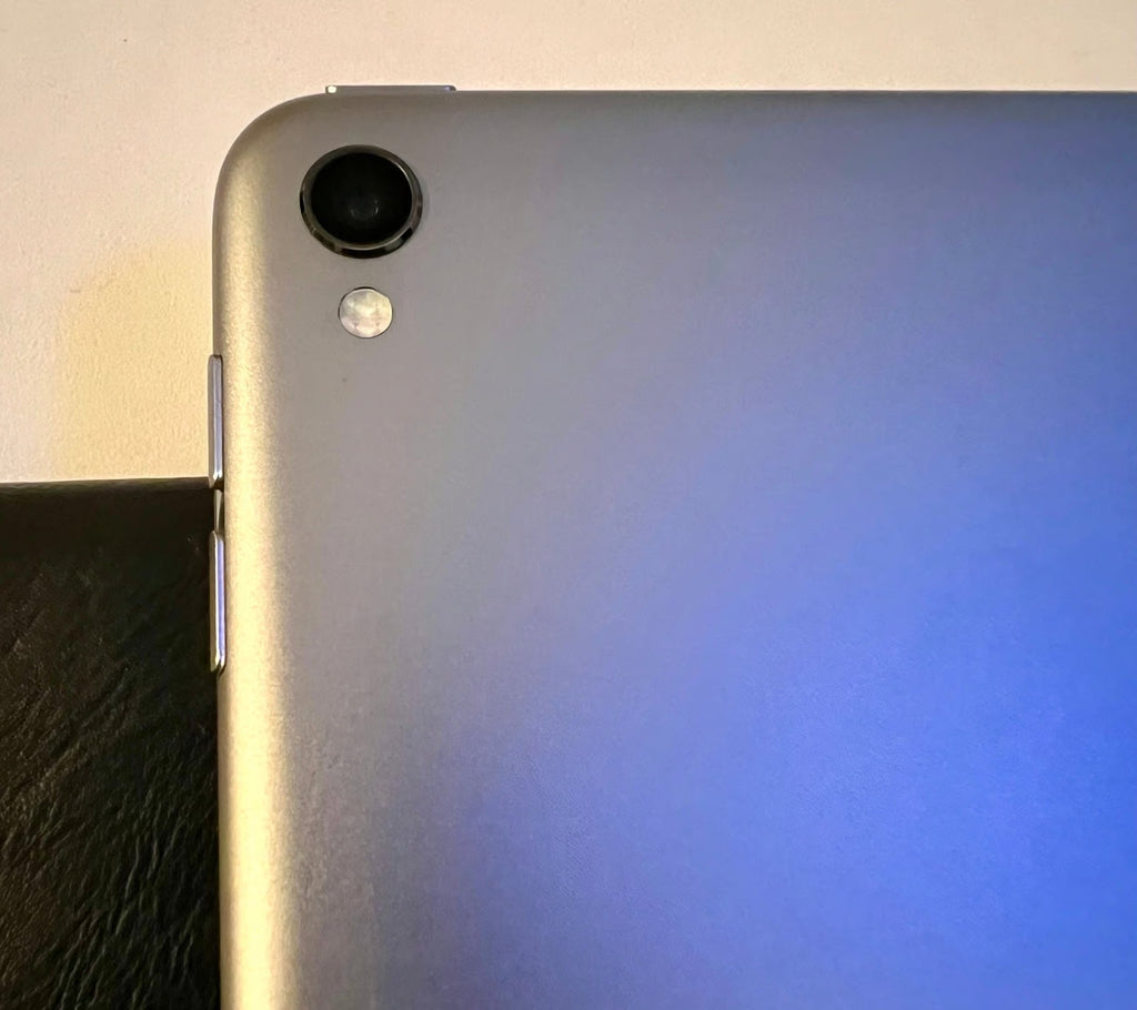 Apple iPad Pro 2nd Generation 64 GB in Space Gray 7S67