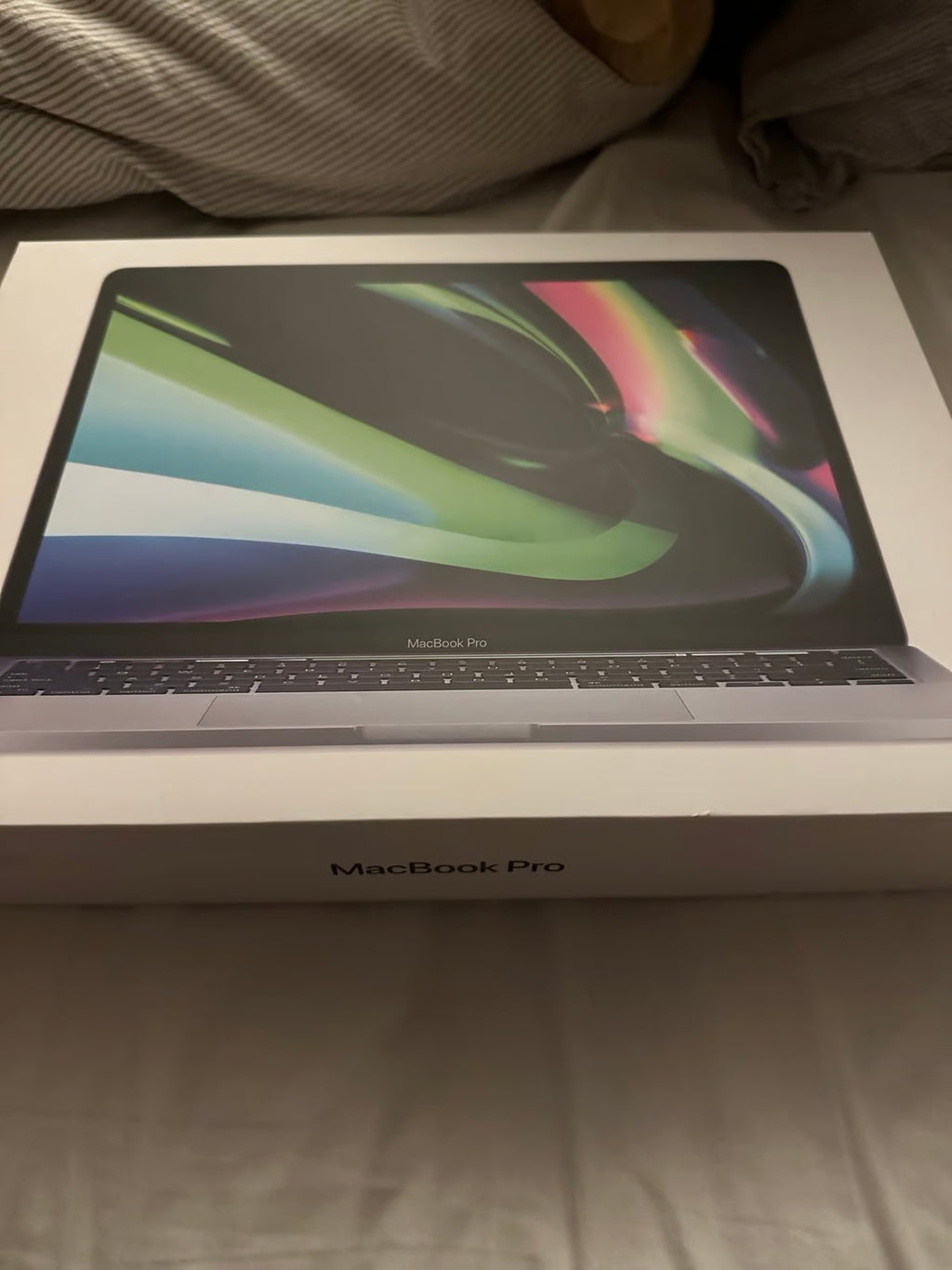 MacBook Pro 8K93
