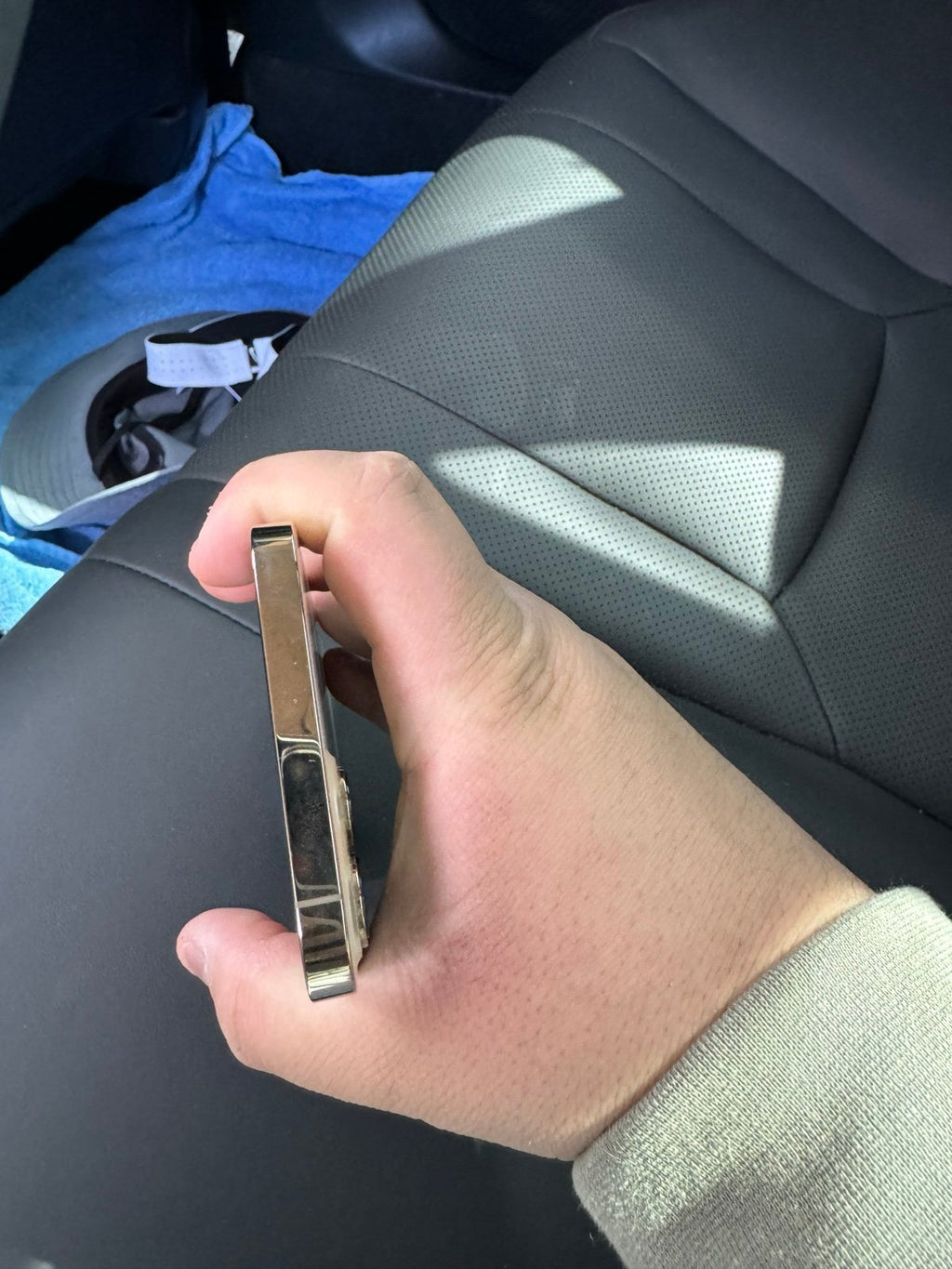 Apple iPhone 12 Pro Max 256 GB in Gold for Unlocked 2F59