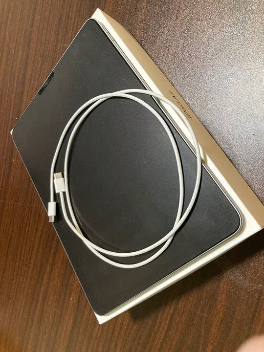 Apple iPad Air 5th Generation 64 GB in Space Gray 6Z13