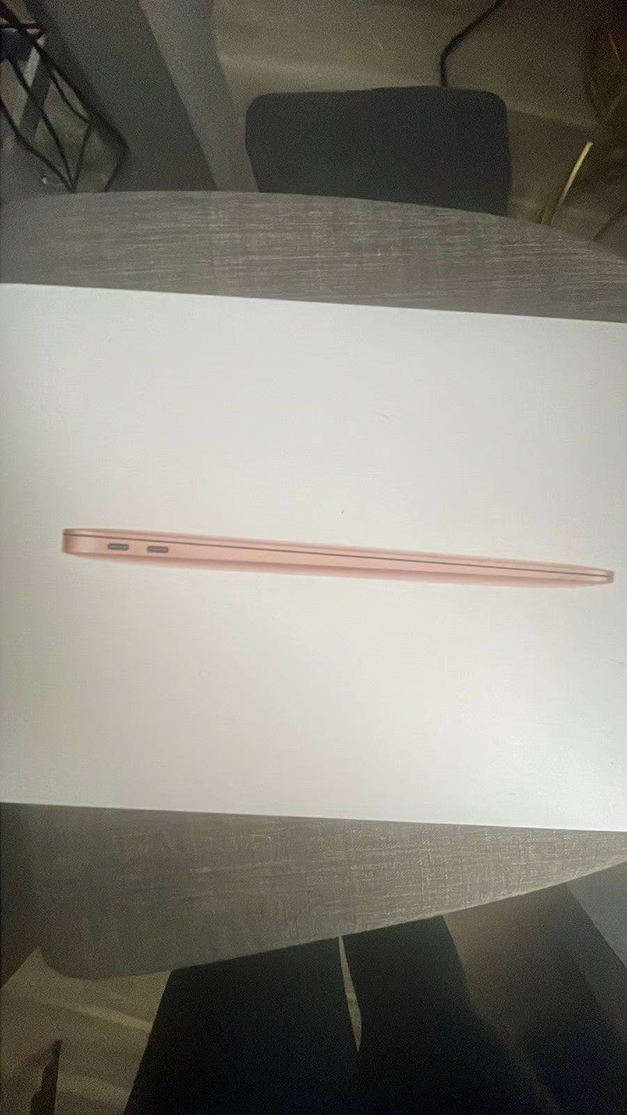 Apple Macbook Air 13in.  M1 3.2 GHz  256GB SSD 7Z75