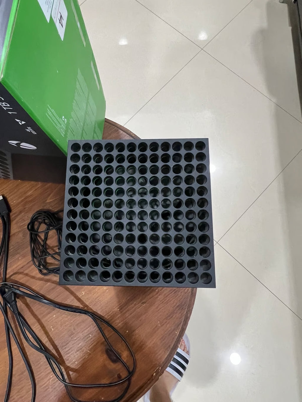 Xbox series x with Xbox pro controller 6J17