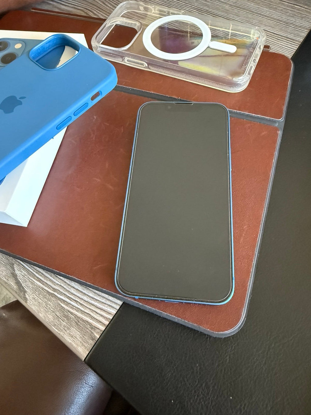 Apple iPhone 13 Mini 128 GB in Blue MINT unlocked w Apple case 1M56