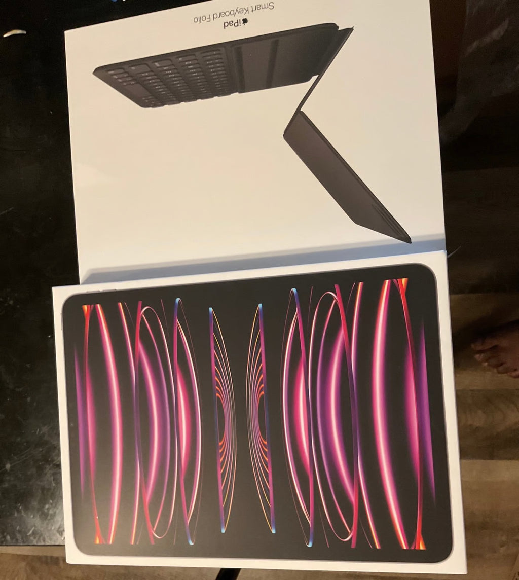 ipad pro 11 inch 4th generation 256GB and Smart Keyboard for ipad 6C36