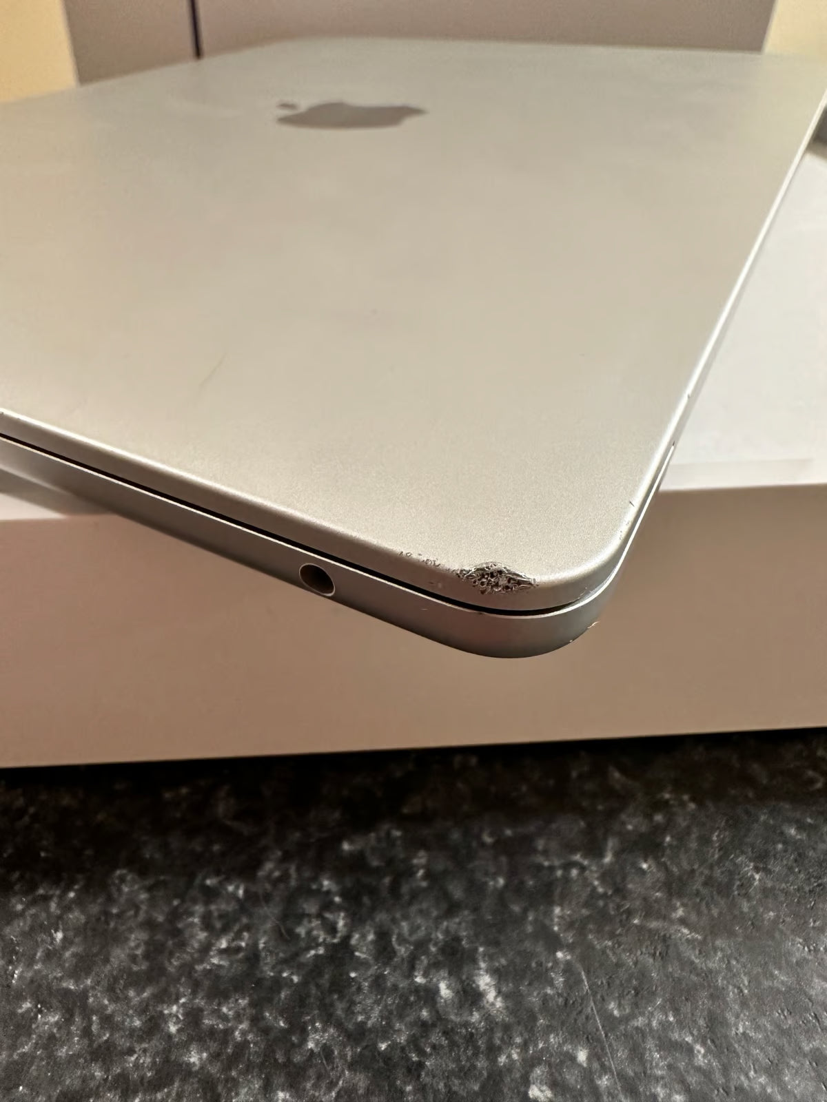 Apple MacBook Air M2 3.50GHz 2022 256GB SSD 8GB RAM A2681 - Excellent 6L27