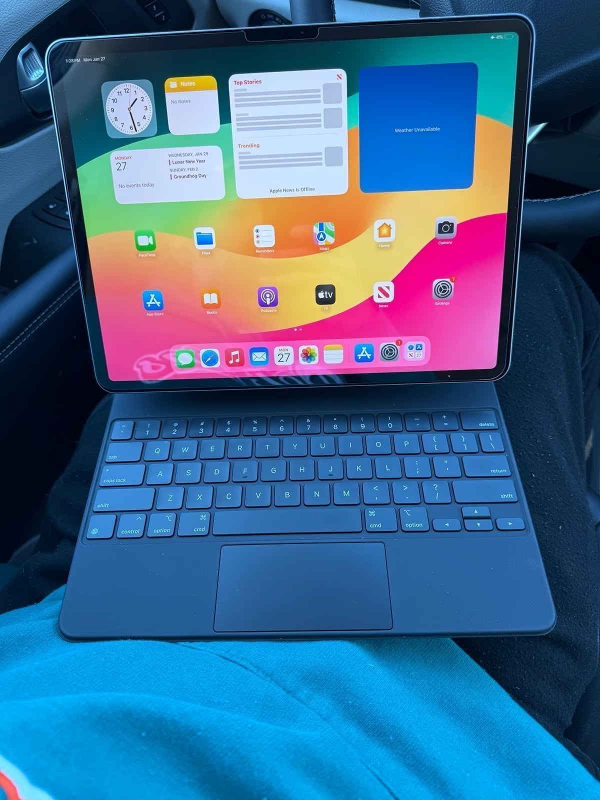 Apple iPad Air 13�?M2 128GB BUNDLE MAGIC KEYBOARD APPLE PENCIL 7G36