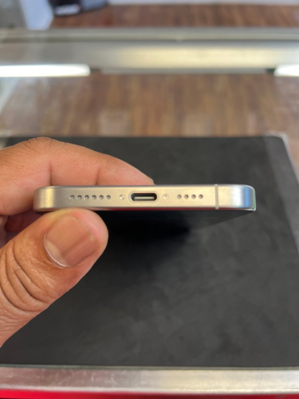 iPhone 15 pro max 512GB midnight white titanium factory unlocked 9K23