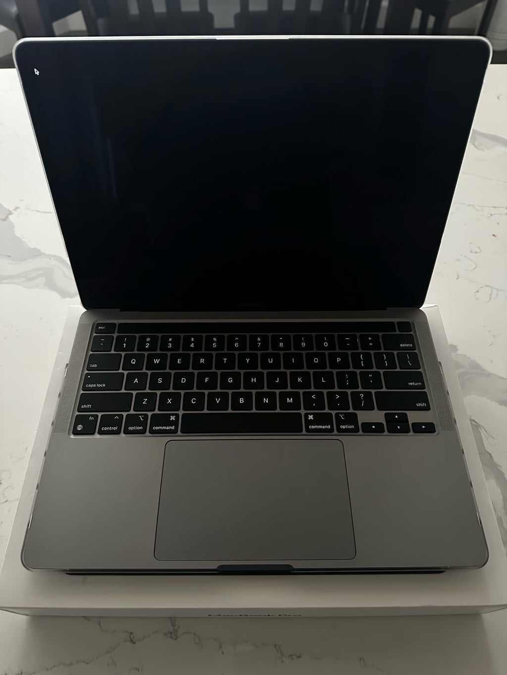 2020 MacBook Pro 13in 8Z77