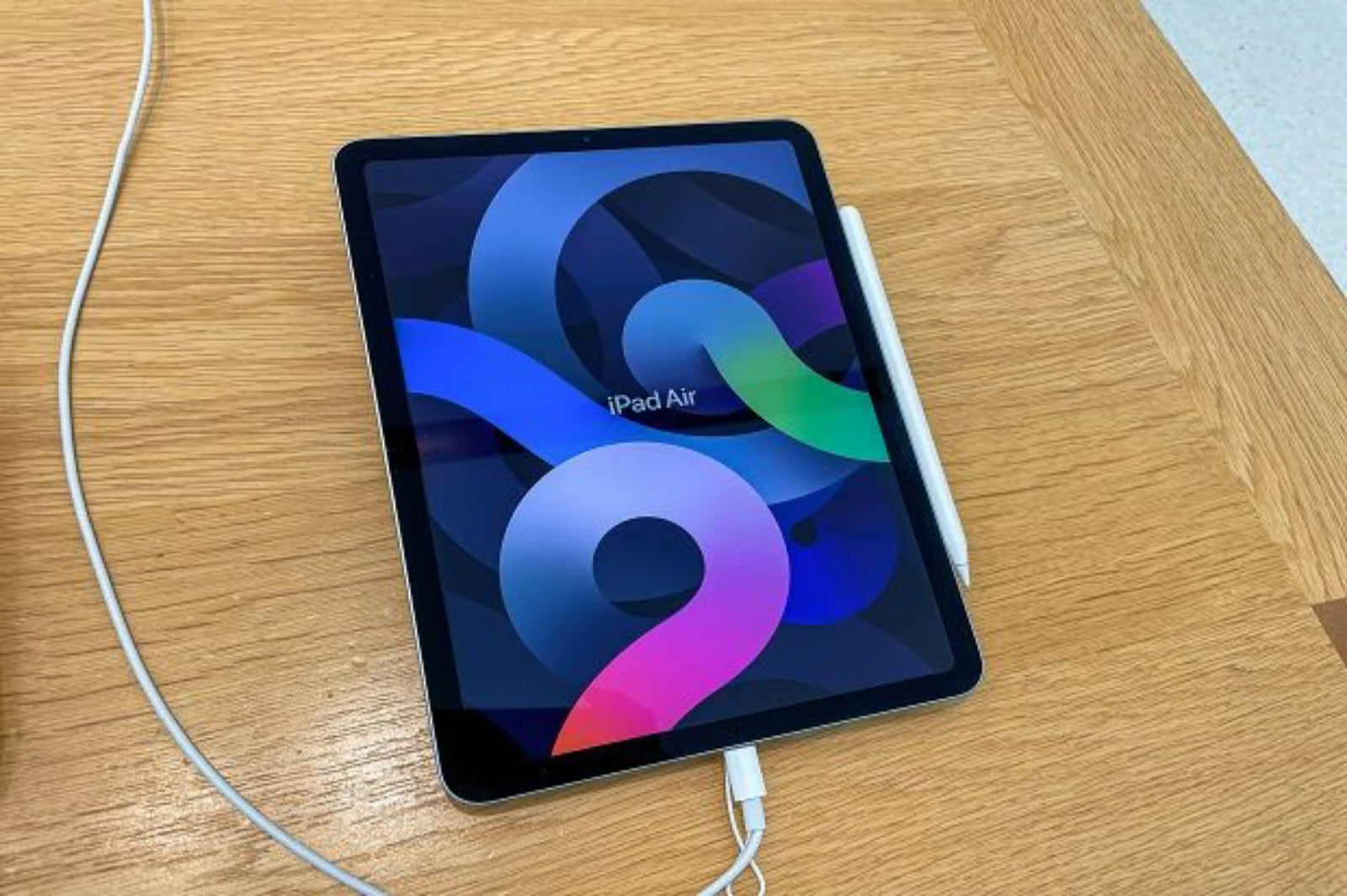 2022 Apple iPad Air wifi 5th Generation 64 GB or 256gb 9C68