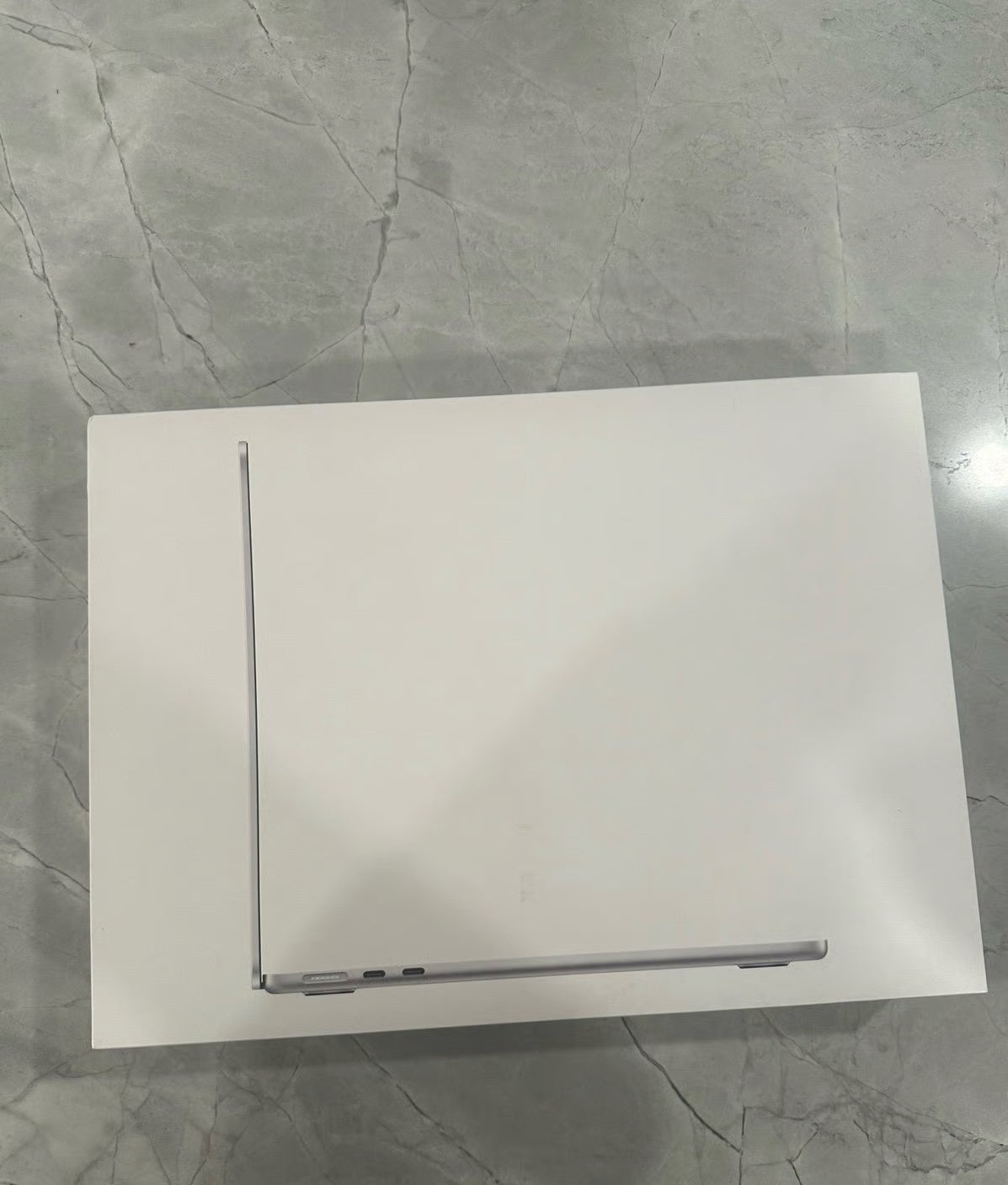 NEW MacBook Air 13 inch 16gb 6P65