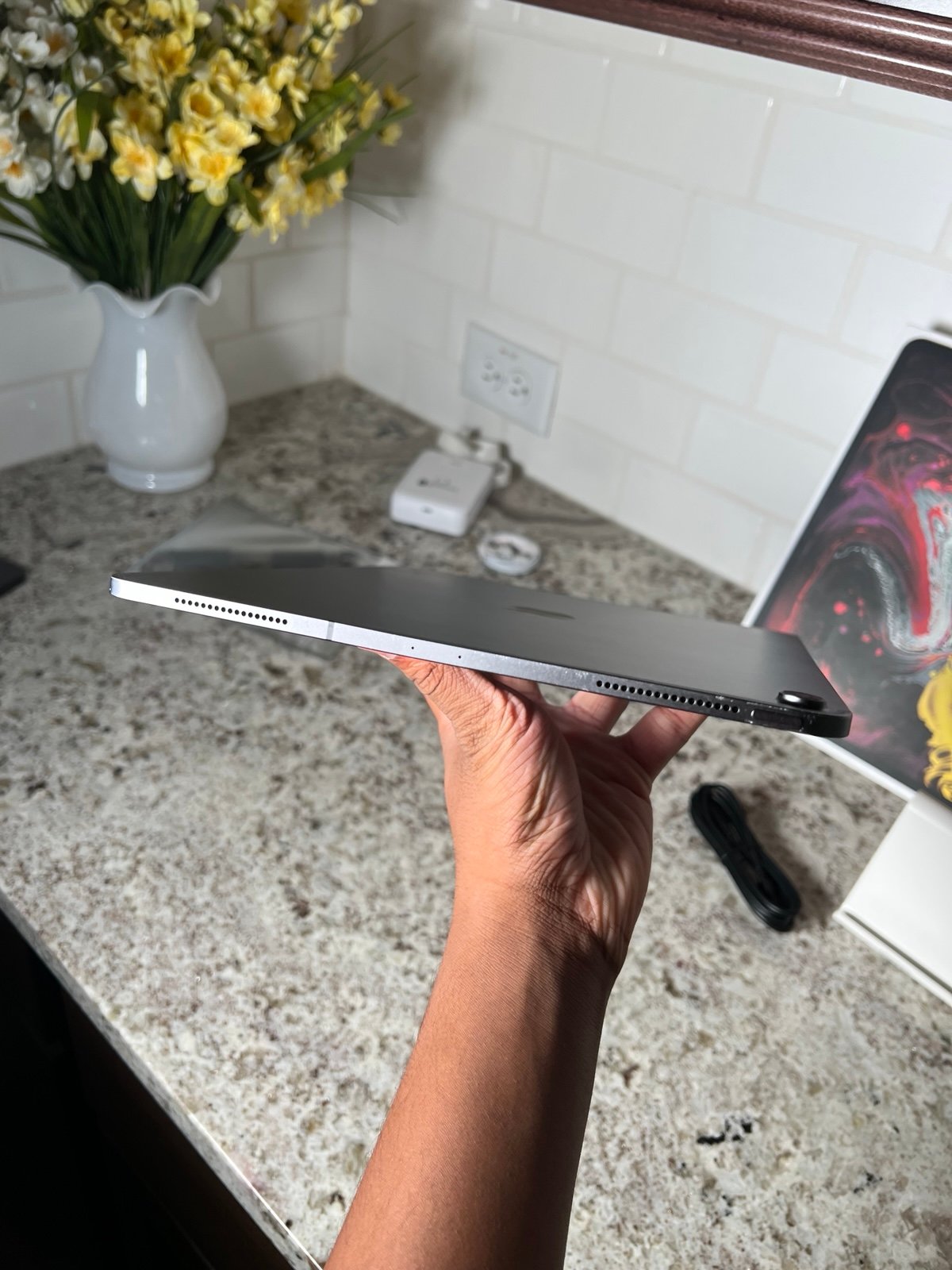 Apple iPad Pro 3rd Generation 256 GB in Space Gray Cellular FACTORY UNLOCKED 8W31