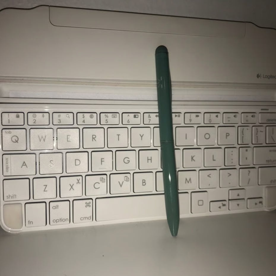 iPad Mini -- GREAT Condition 2D23