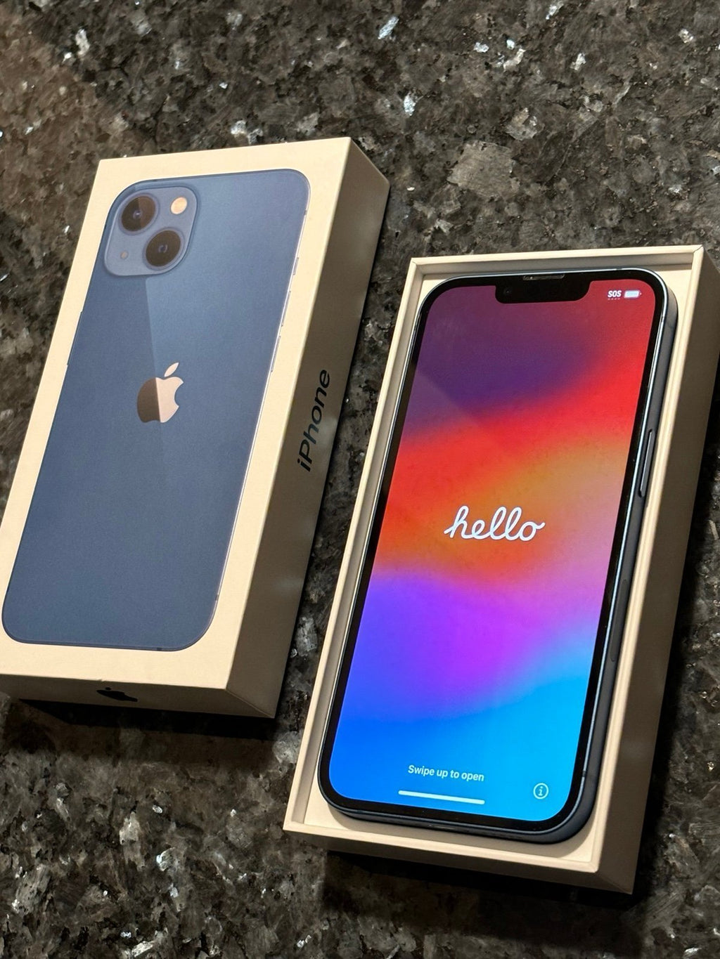 Apple iPhone 13 128 GB in Blue 9X39